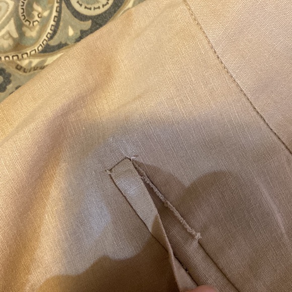 Tall 33.5 Tahari summer linen suit. Beautiful light tan - Picture 13 of 14